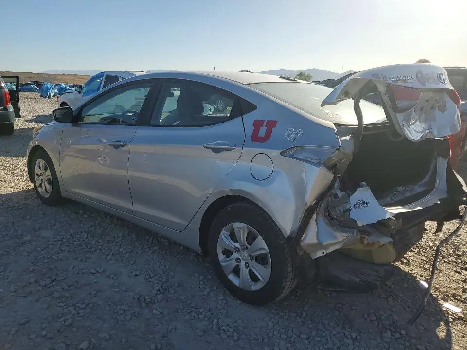 2016 HYUNDAI ELANTRA SE  