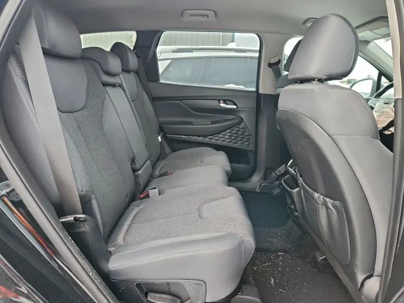 2019 HYUNDAI SANTA FE SE  