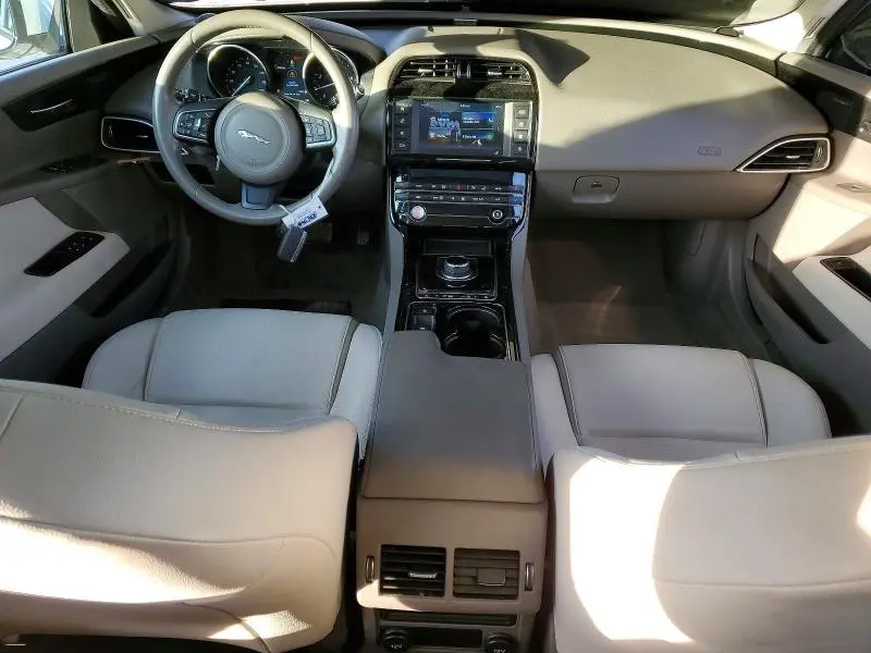 2017 JAGUAR XE PREMIUM  