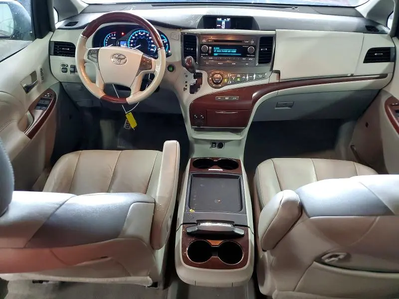 2011 TOYOTA SIENNA LIMITED 7-PASSENGER  