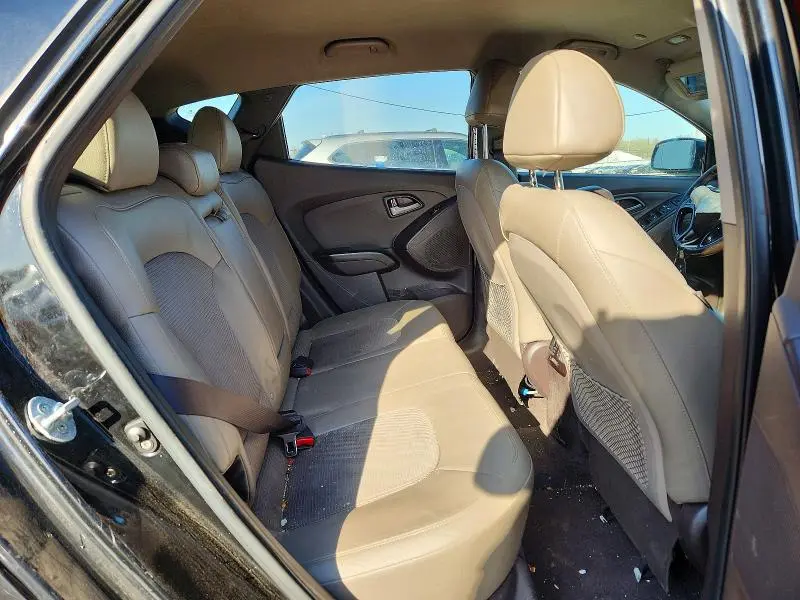 2015 HYUNDAI TUCSON SE  