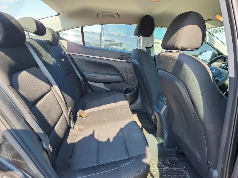 2018 HYUNDAI ELANTRA SE  