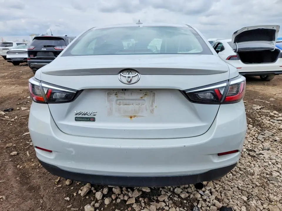 2019 TOYOTA YARIS LE  