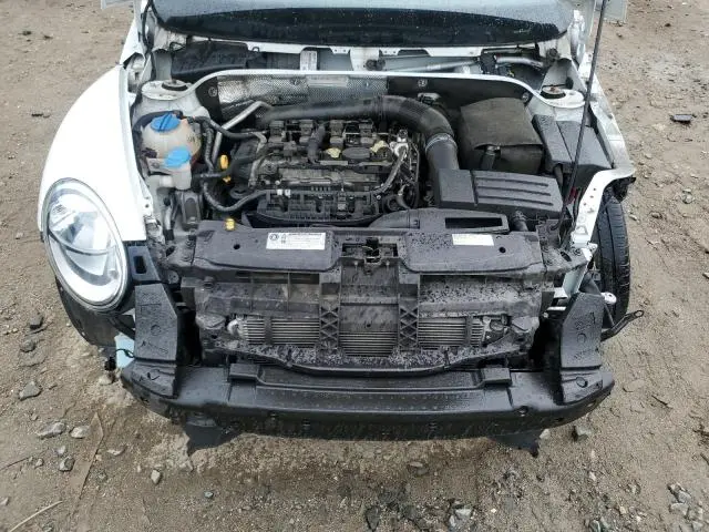 2016 VOLKSWAGEN BEETLE S/SE  