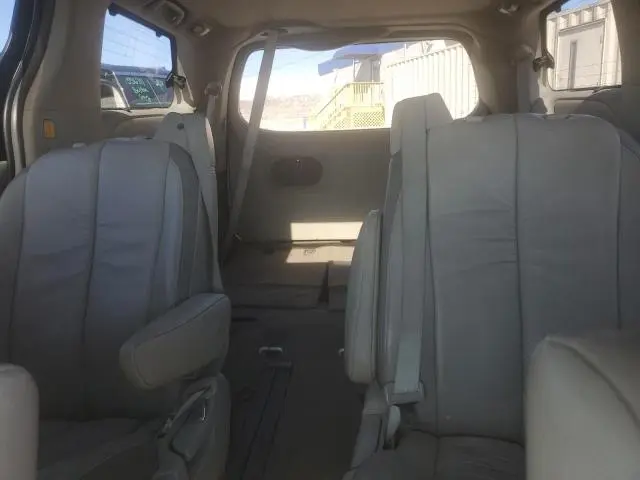 2012 TOYOTA SIENNA XLE