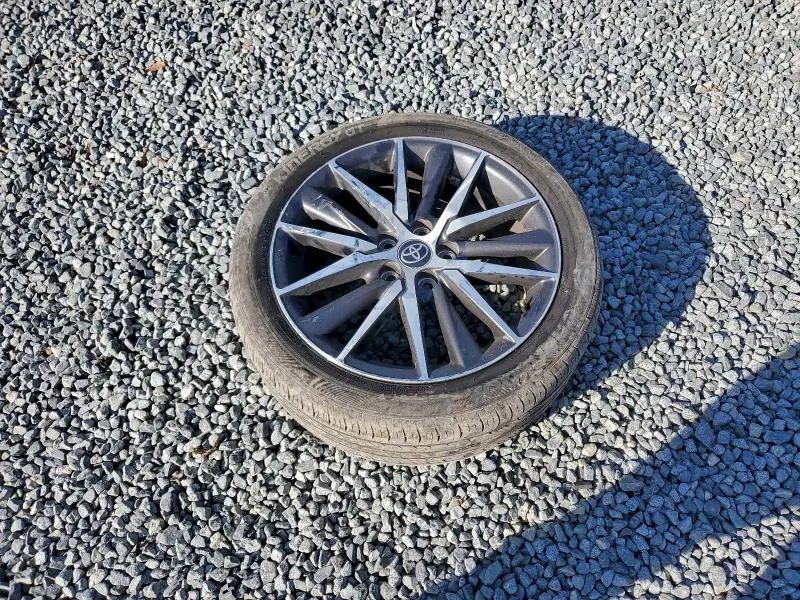 2021 TOYOTA CAMRY XLE  