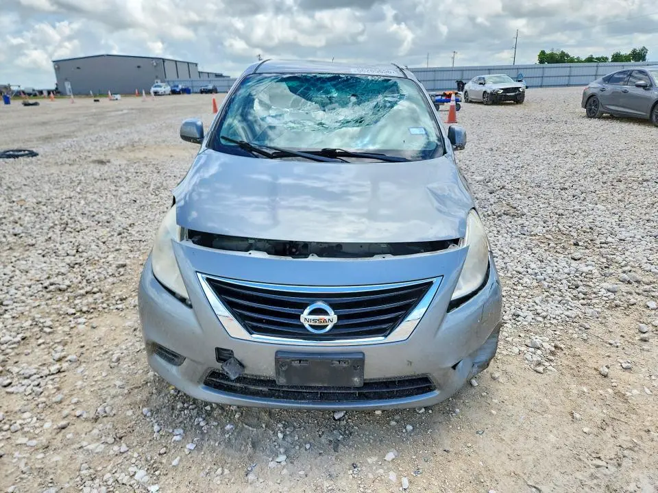 2014 NISSAN VERSA   