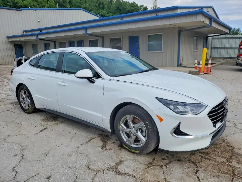 2021 HYUNDAI SONATA SE  