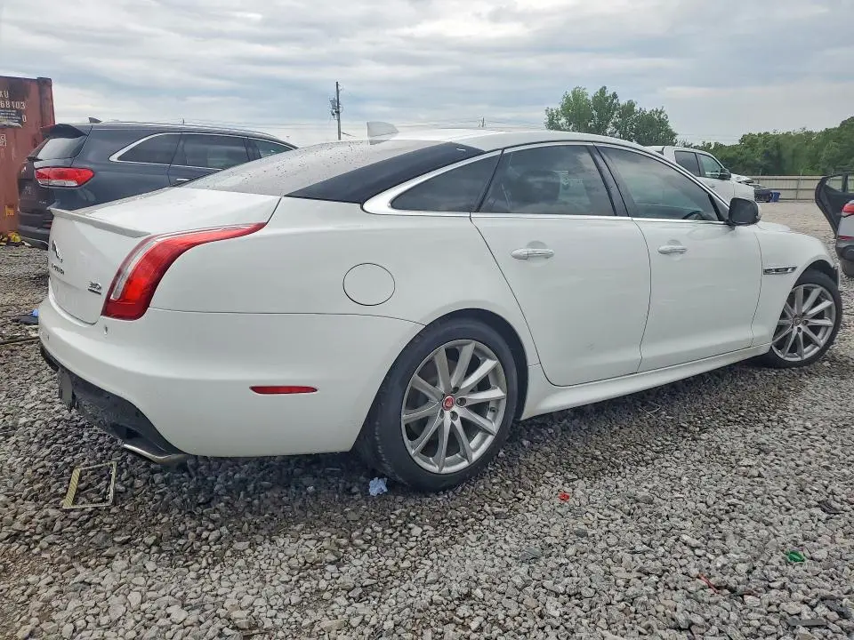 2016 JAGUAR XJ   