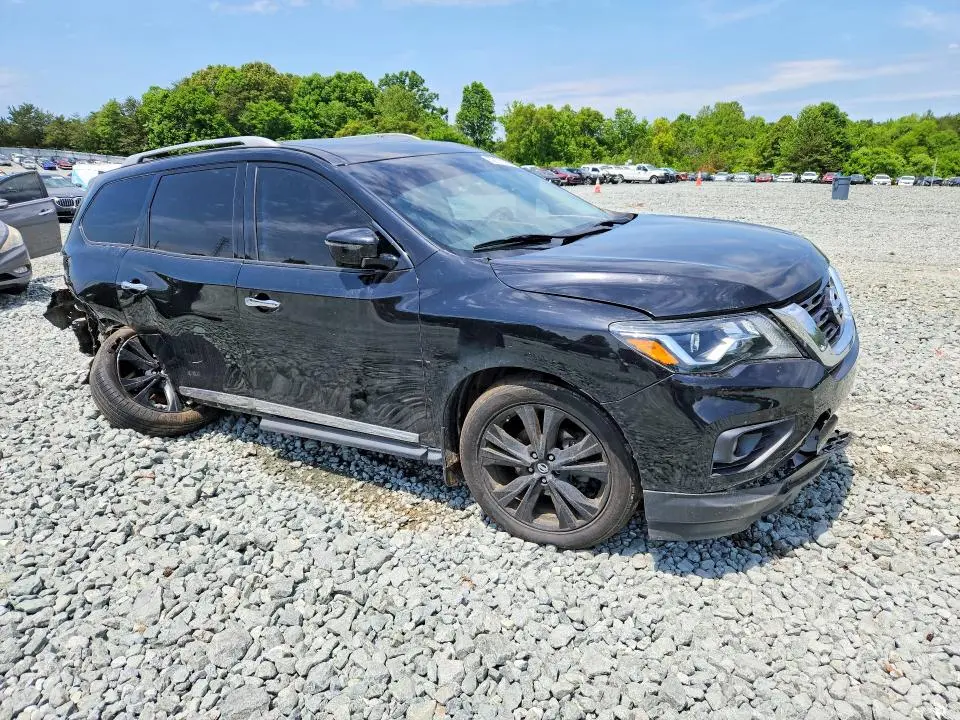 2017 NISSAN PATHFINDER PLATINUM  