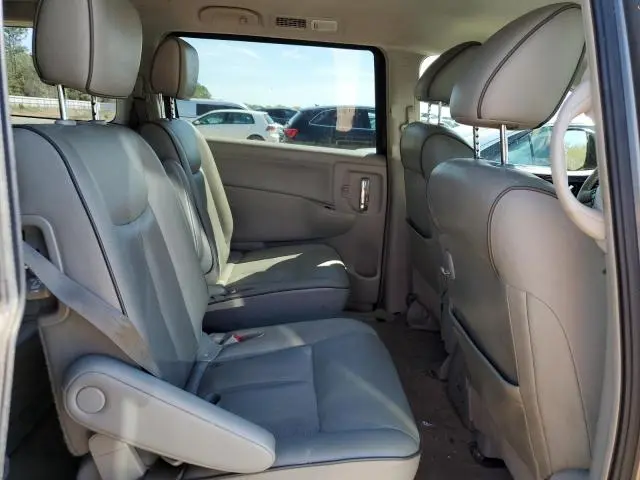 2015 NISSAN QUEST S
