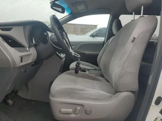 2015 TOYOTA SIENNA LE  