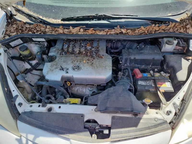 2010 TOYOTA SIENNA CE  