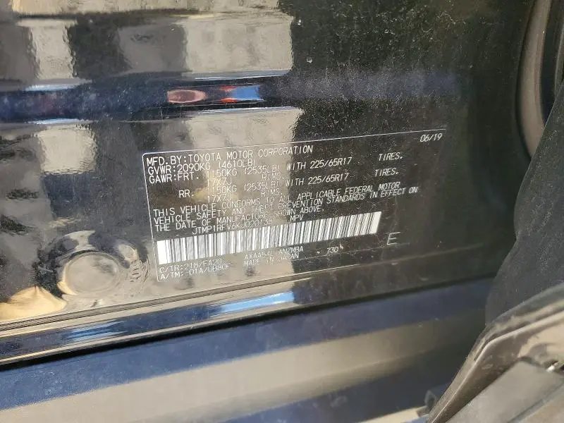 2019 TOYOTA RAV4 XLE  