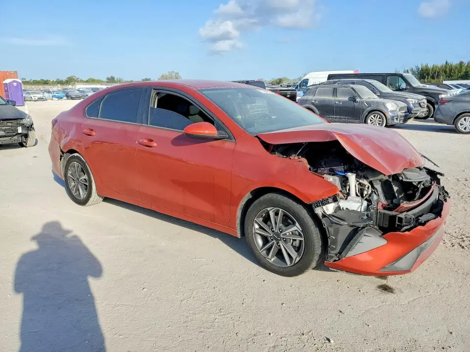 2023 KIA FORTE LXS  