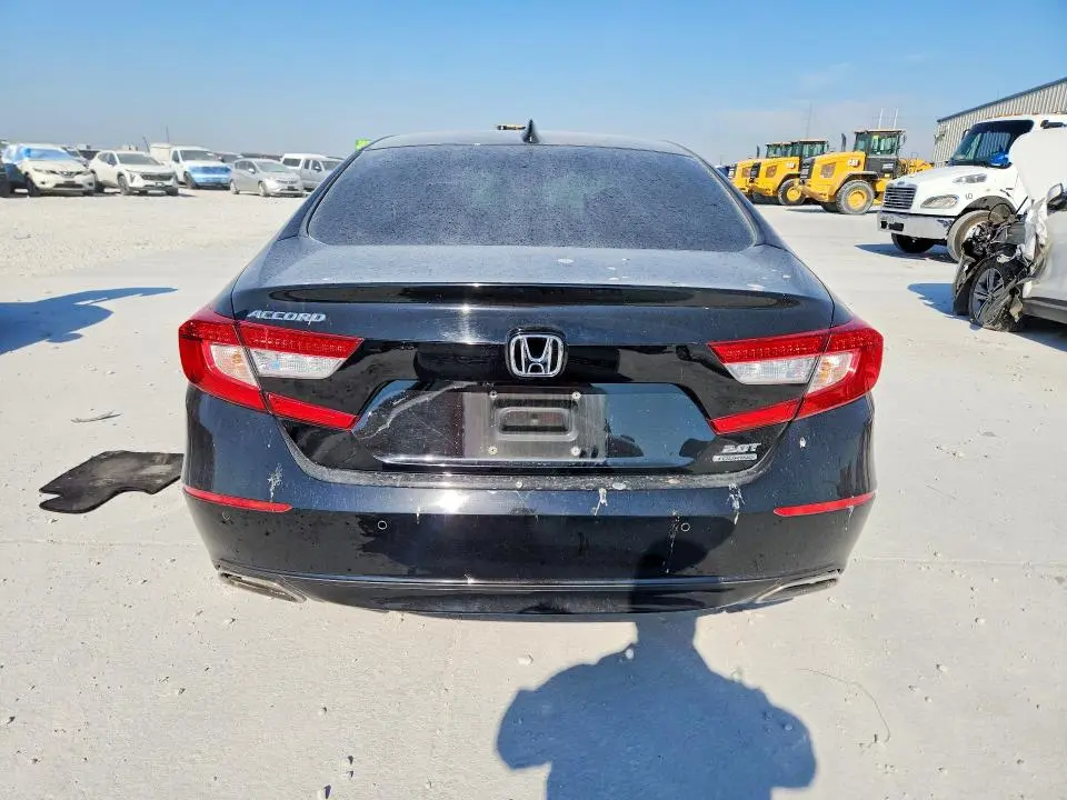 2019 HONDA ACCORD TOURING  