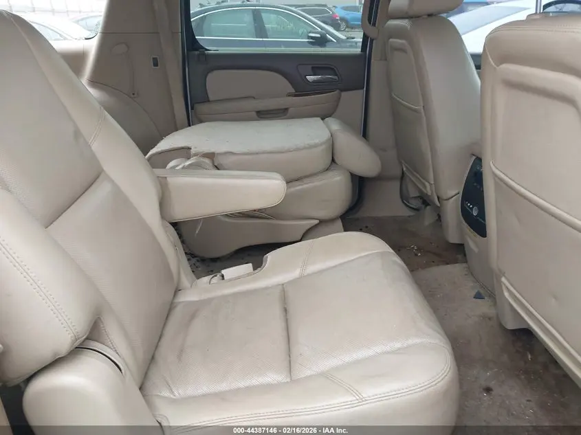 2011 CHEVROLET SUBURBAN 1500 LTZ