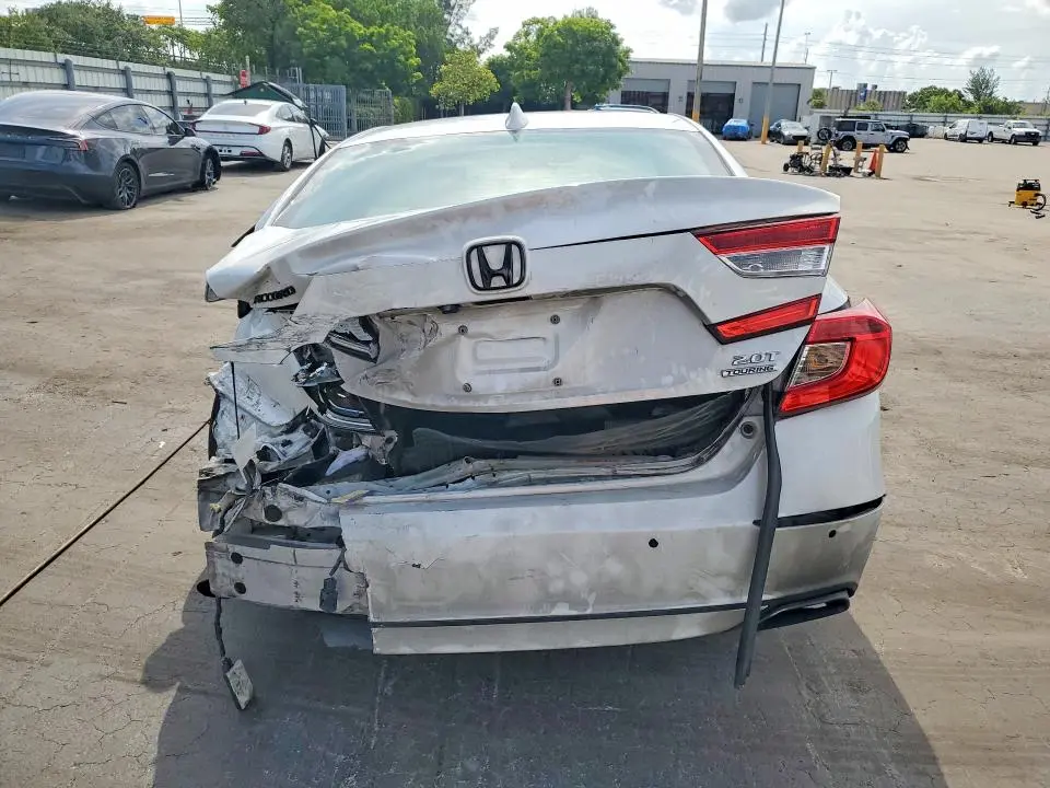2018 HONDA ACCORD TOURING  