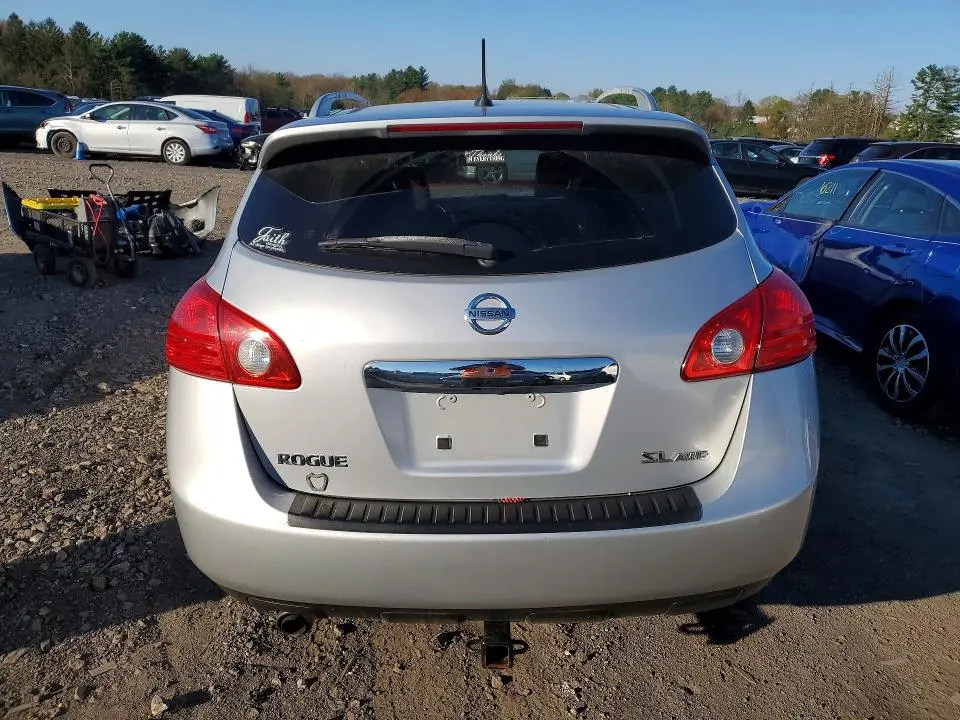 2013 NISSAN ROGUE S  
