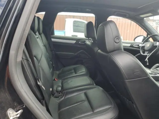 2013 PORSCHE CAYENNE GTS  