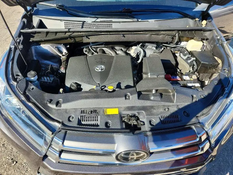 2017 TOYOTA HIGHLANDER LIMITED  