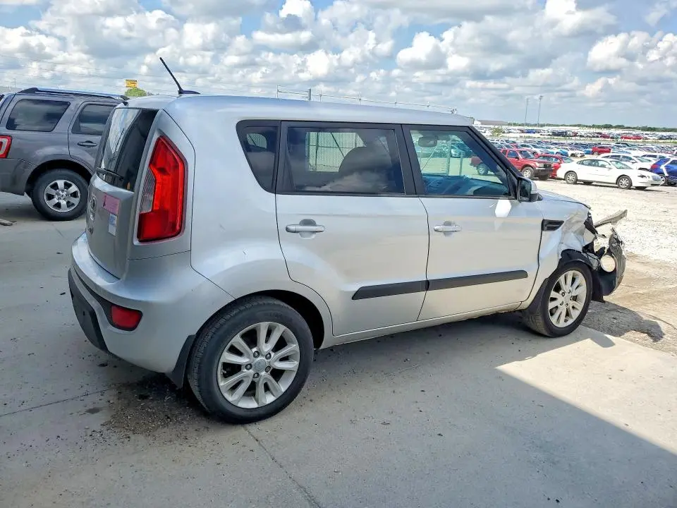 2013 KIA SOUL +  