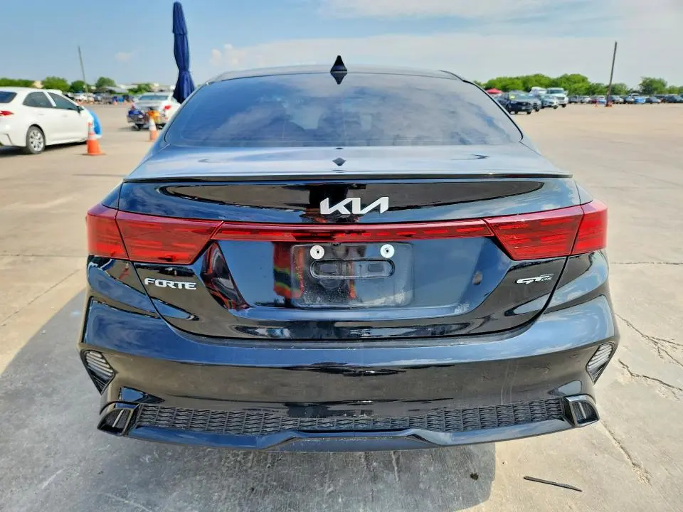 2023 KIA FORTE GT LINE  