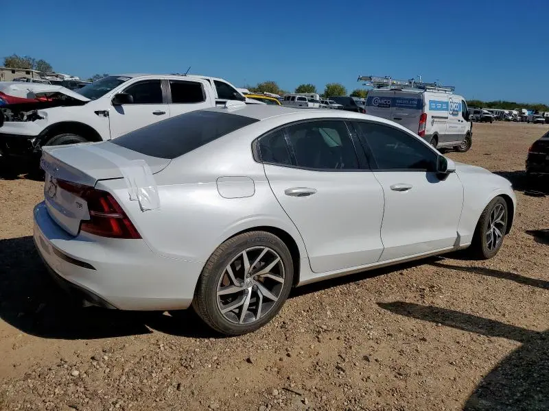 2020 VOLVO S60 T5 MOMENTUM  