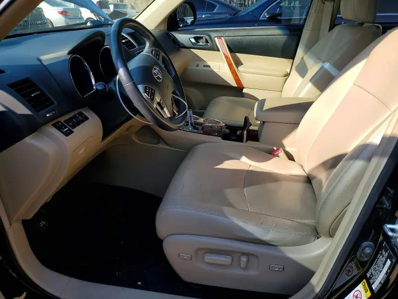 2013 TOYOTA HIGHLANDER LIMITED  