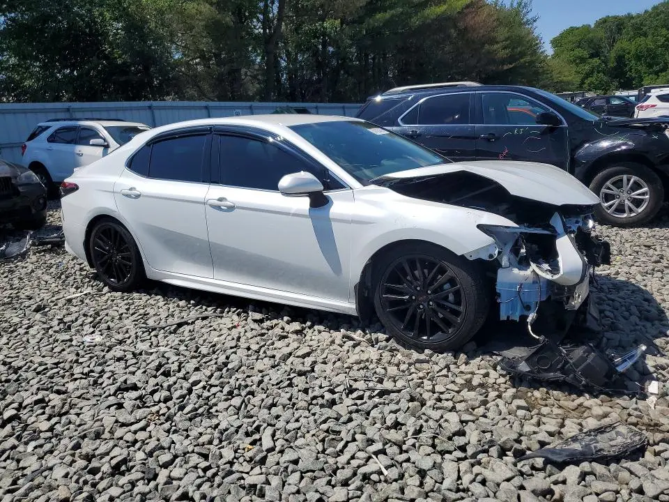 2020 TOYOTA CAMRY XSE  