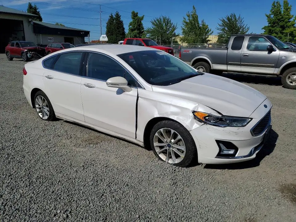 2019 FORD FUSION TITANIUM  