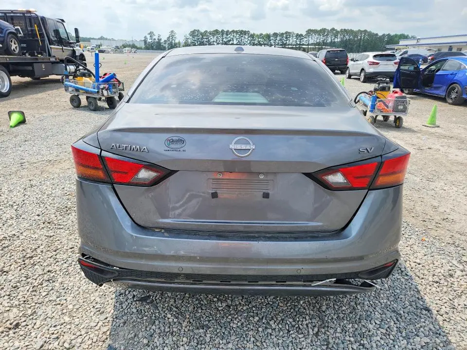 2024 NISSAN ALTIMA SV  