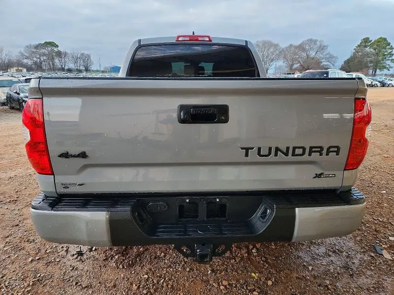 2020 TOYOTA TUNDRA CREWMAX SR5  