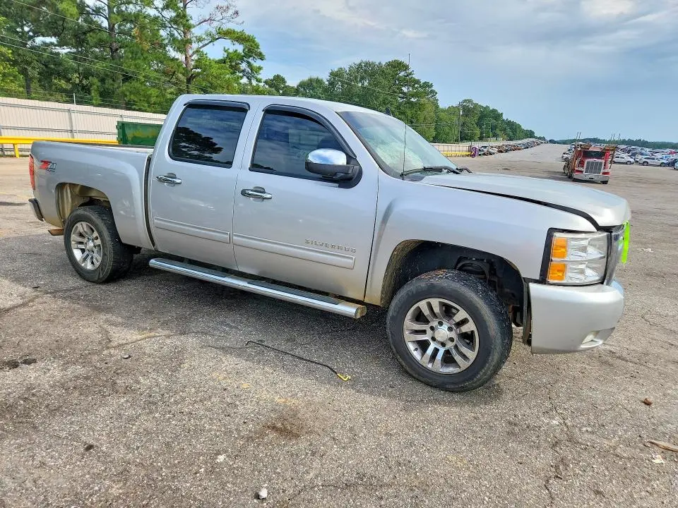 2011 CHEVROLET SILVERADO K1500 LT  