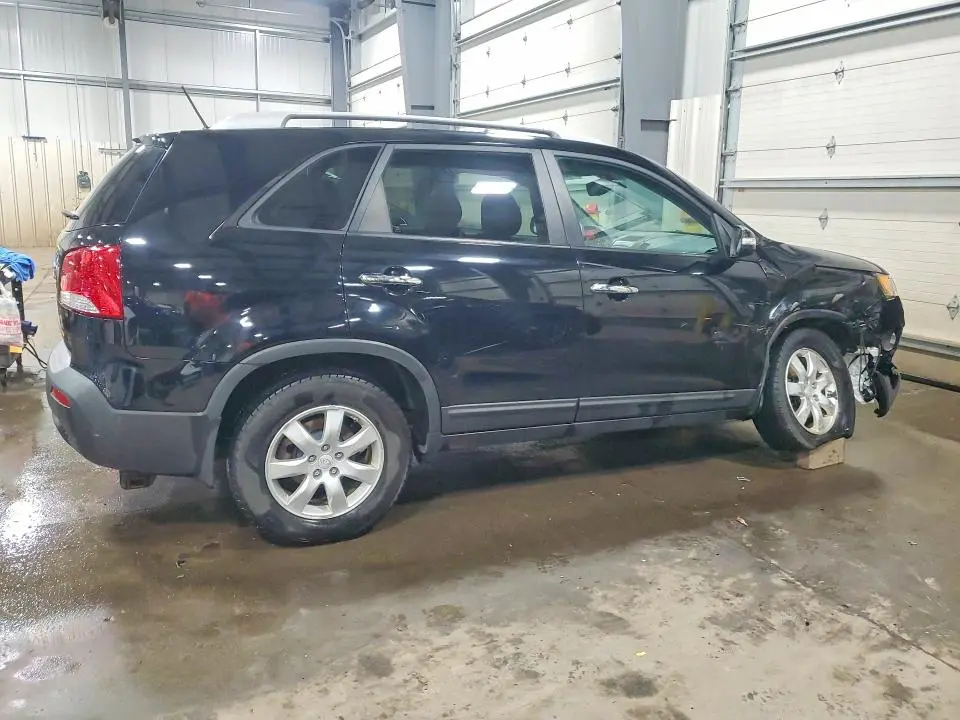 2011 KIA SORENTO LX  