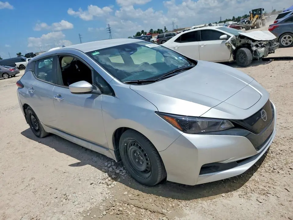 2025 NISSAN LEAF S  