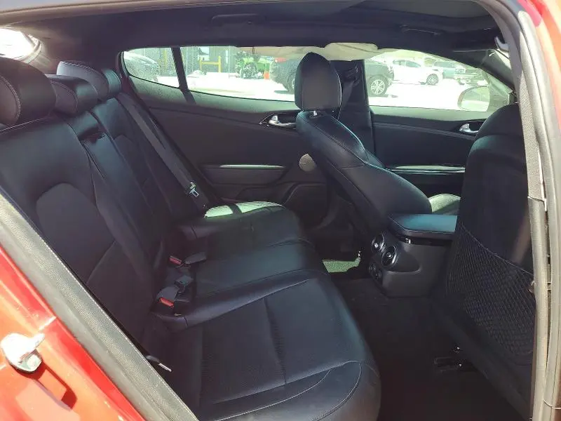 2022 KIA STINGER GT LINE  