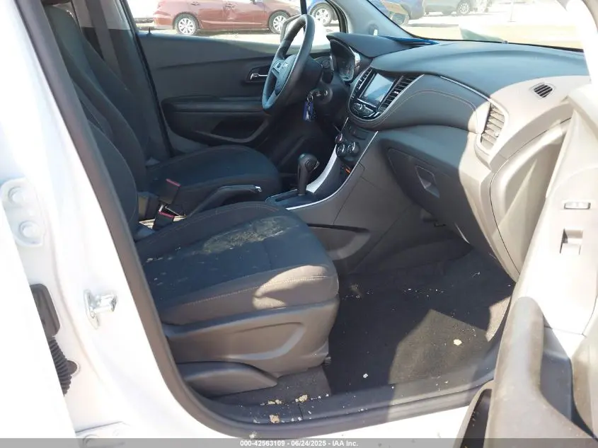 2022 CHEVROLET TRAX AWD LS
