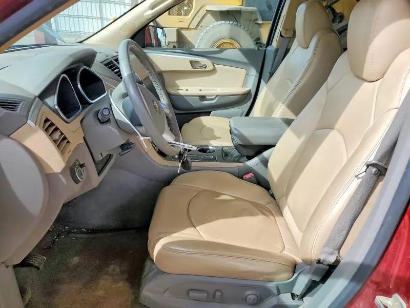 2010 CHEVROLET TRAVERSE LT  