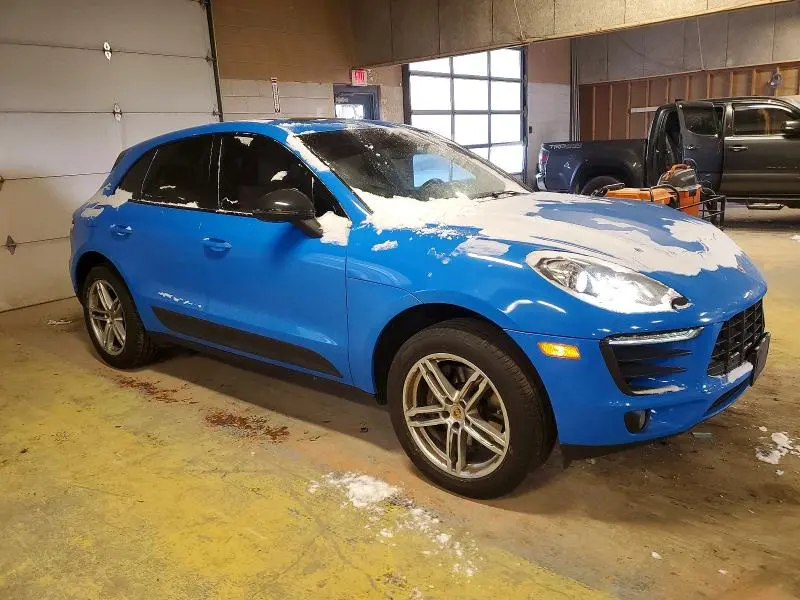 2018 PORSCHE MACAN   