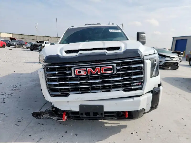 2025 GMC SIERRA K2500 AT4  
