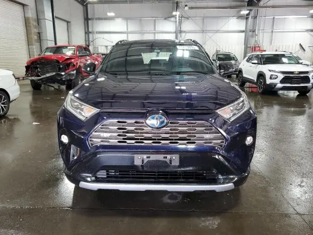2020 TOYOTA RAV4 XSE  