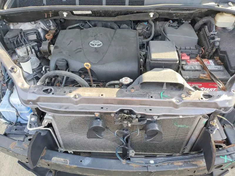 2017 TOYOTA SIENNA XLE  