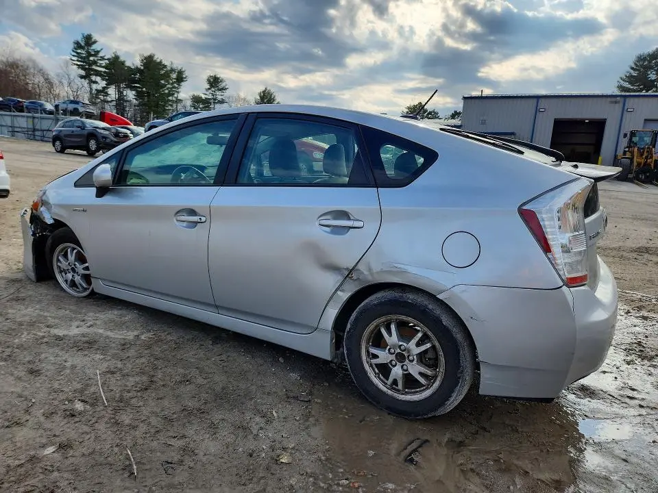 2010 TOYOTA PRIUS III  