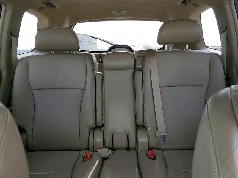 2010 TOYOTA HIGHLANDER LIMITED  