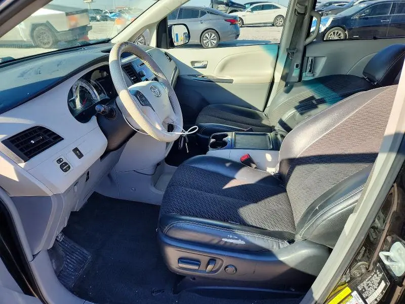 2012 TOYOTA SIENNA SPORT  