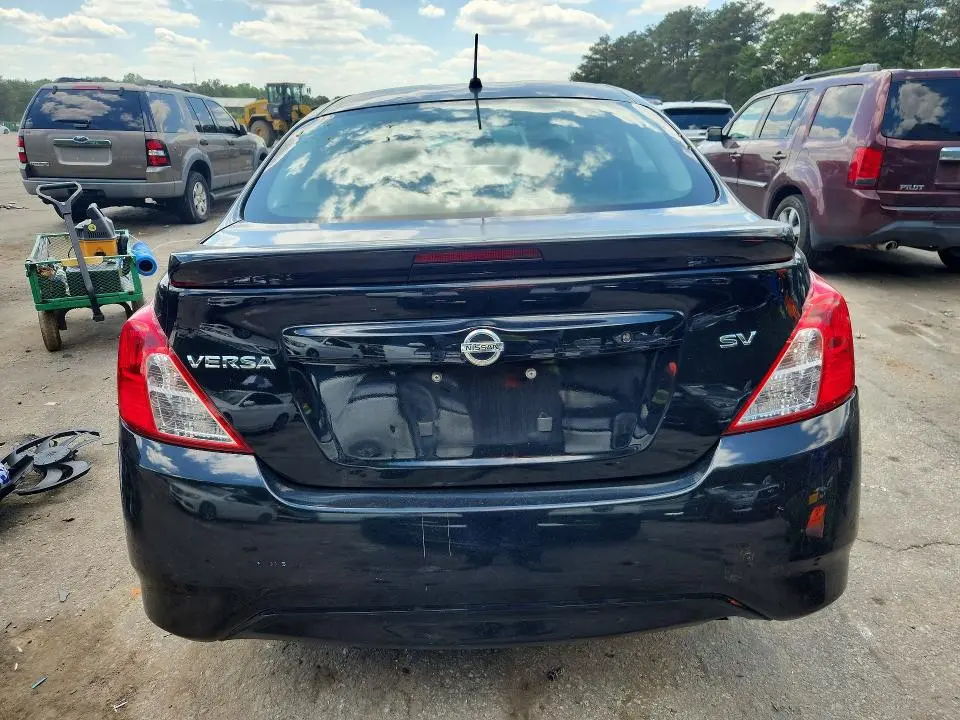 2019 NISSAN VERSA SV  