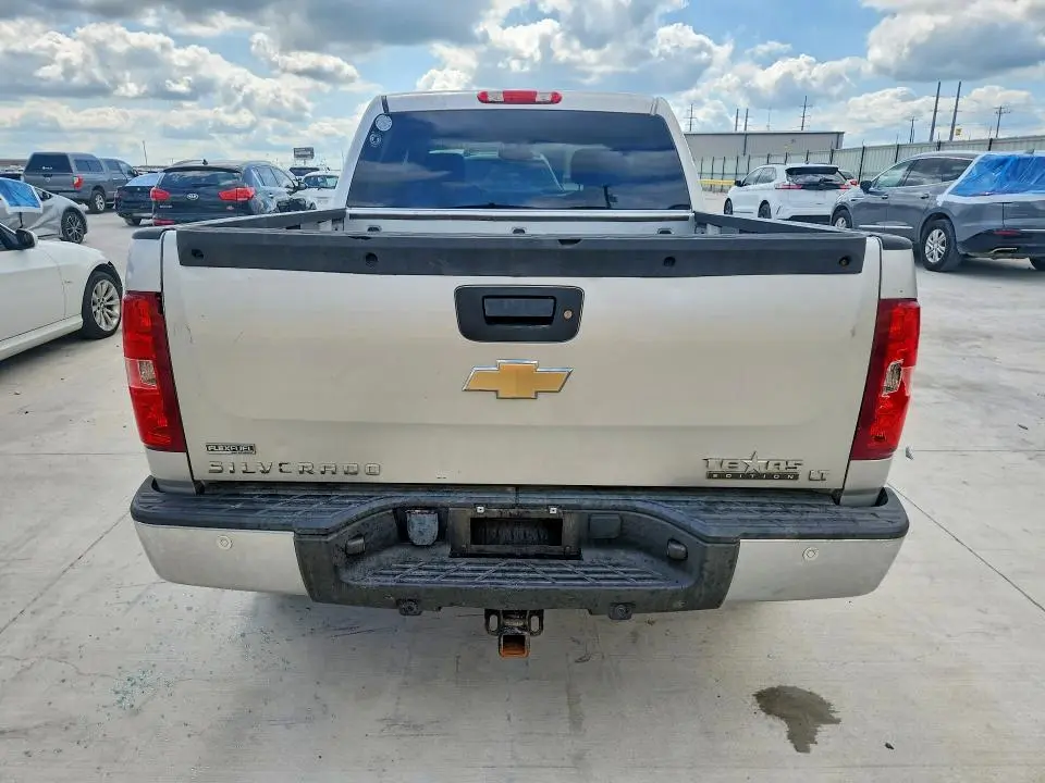 2011 CHEVROLET SILVERADO C1500 LT  