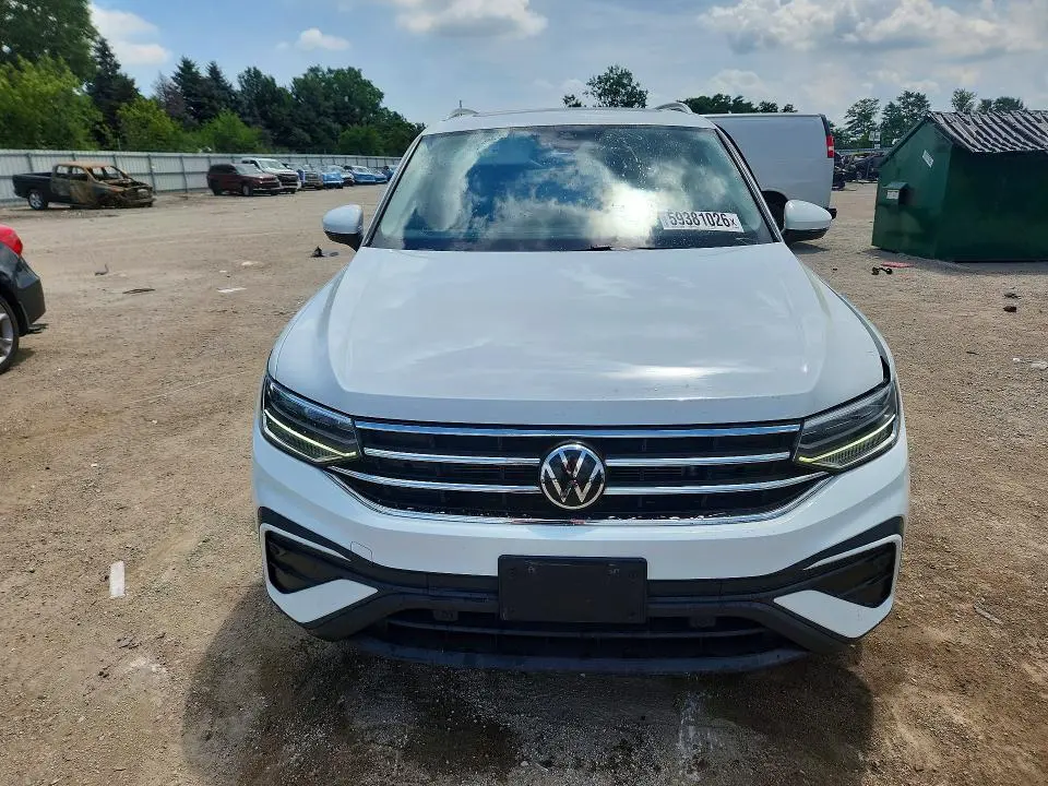 2022 VOLKSWAGEN TIGUAN SE  