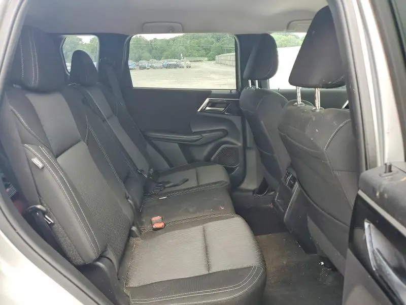 2024 MITSUBISHI OUTLANDER ES  